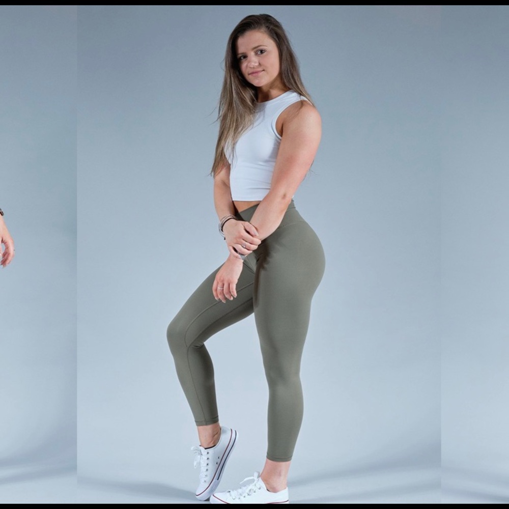 Paragon forest green essential legging- size small